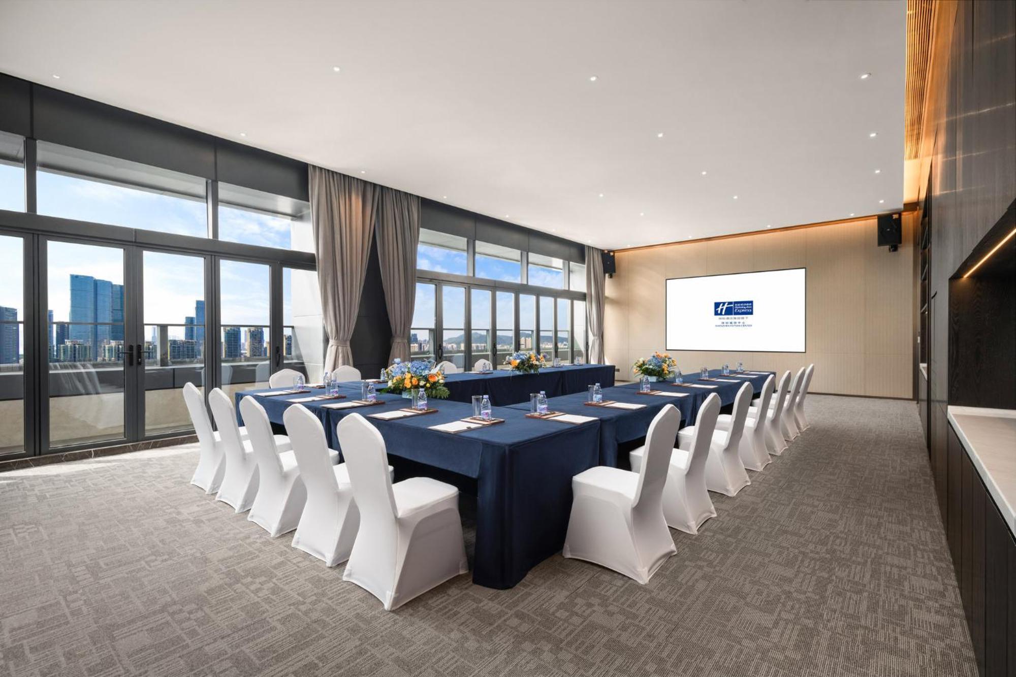 Express Futian Center By Ihg Hotel